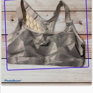 NWT Under Armour sports bra large
